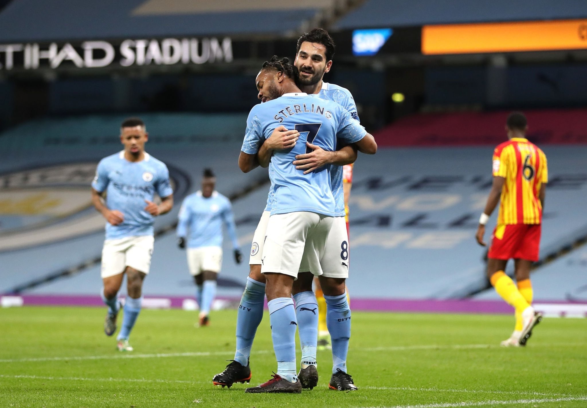 拉卡澤特和奧利斯居然能在這個奧運半決賽首發.