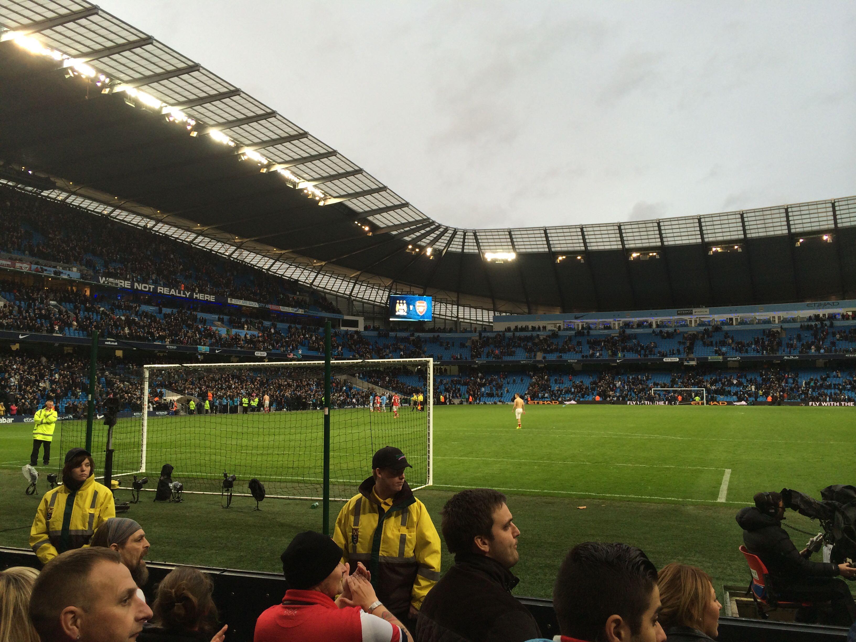 英超|阿仙奴中場直紅被逐惹爭議 阿迪達望賽會主動收回紅牌.