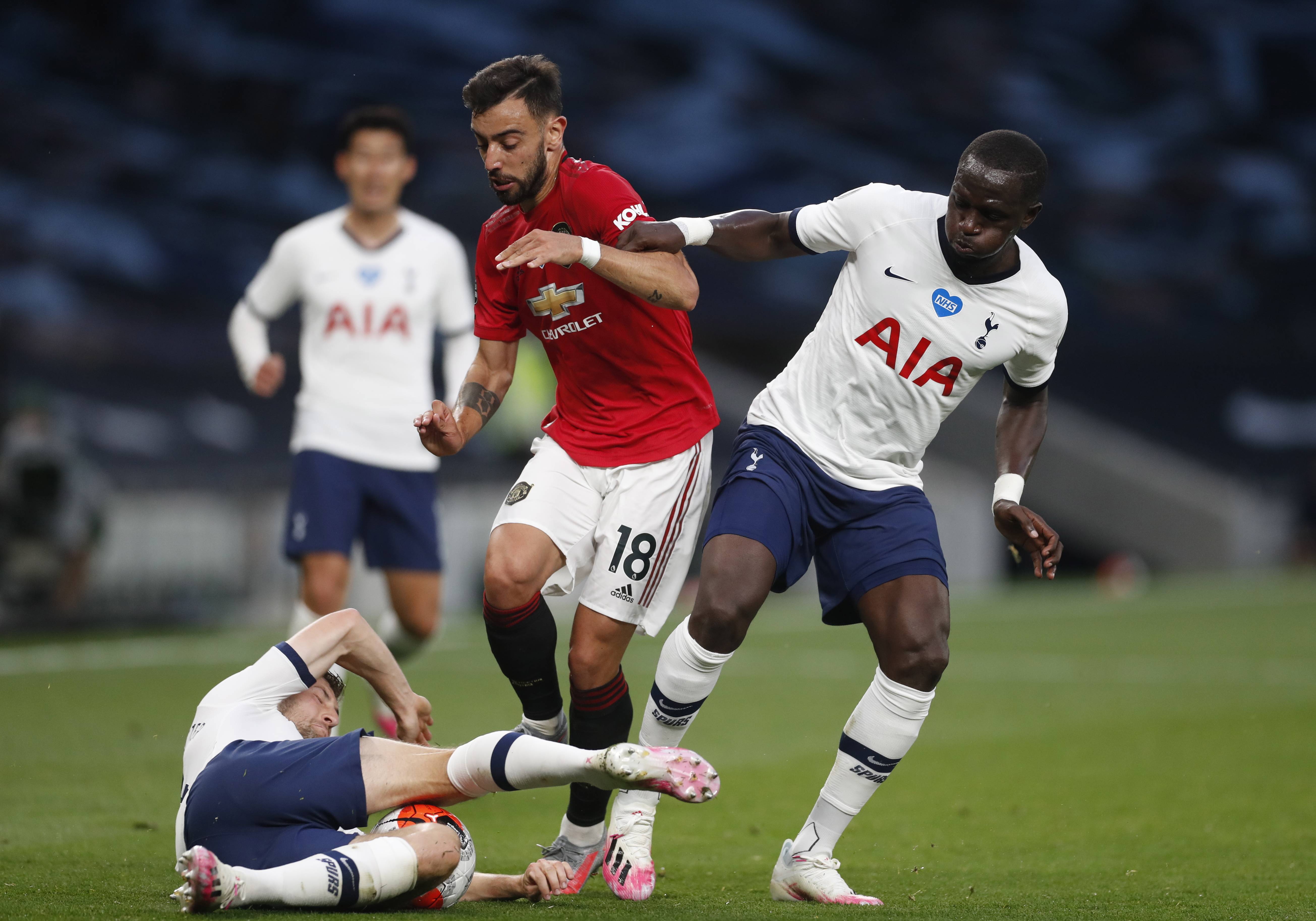 唐斯32+18布伦森22+12 尼克斯加时险胜公牛.